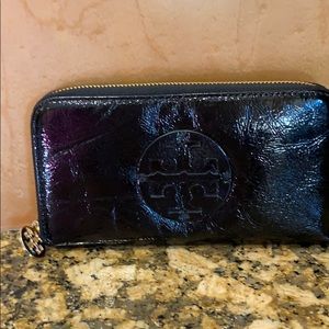 Tory Burch patent leather continental wallet